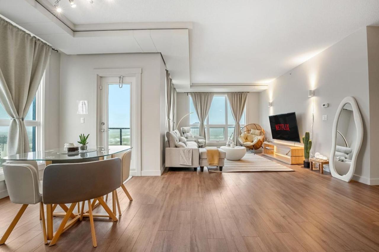Upscale Penthouse Stay With Mountain & City Views, Free Parking, Bbq Grill, Office Space & More YYC Exterior foto